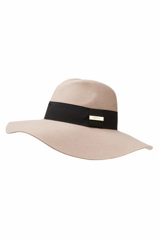 Felicity Fedora