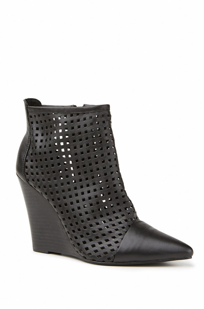 Valentina Wedge
