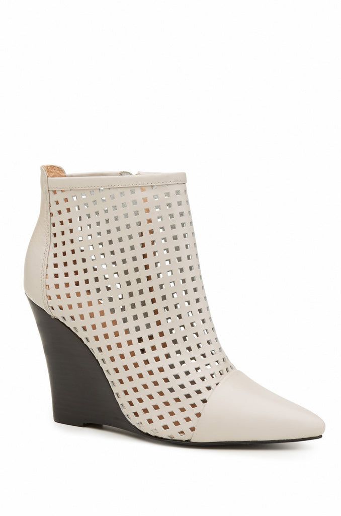 Valentina Wedge